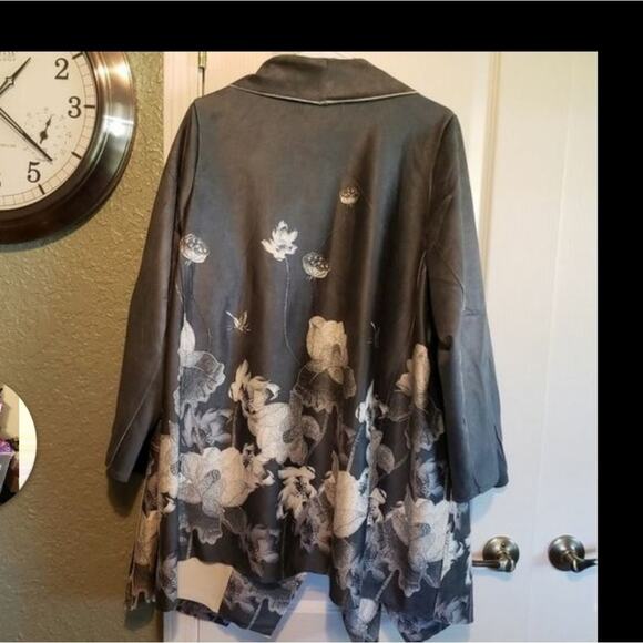 CHELSEA and Theodore faux‎ leather floral jacket oversized coat plus size new!!! - Picture 6 of 16